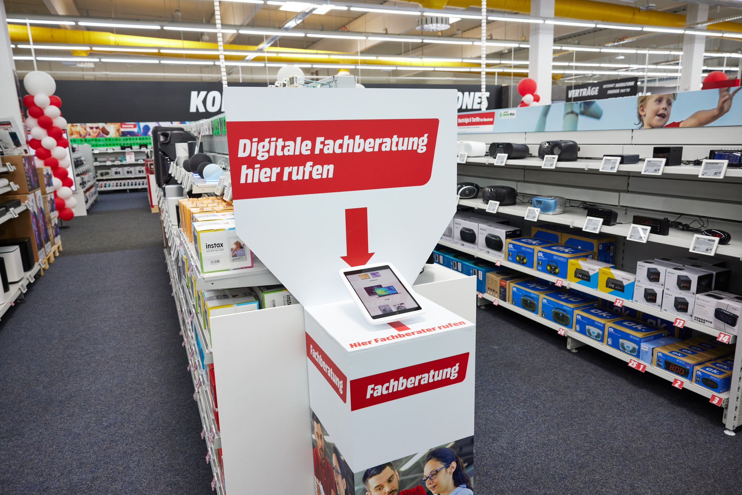 Media Markt store editorial photo. Image of design, computer